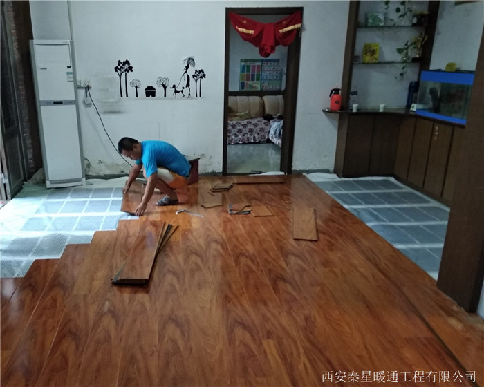 電地暖木地板鋪設