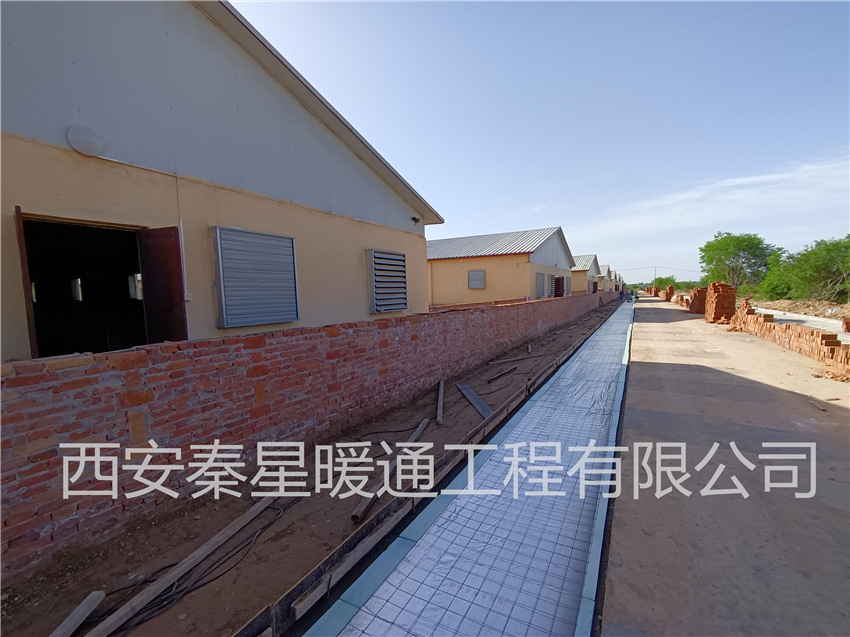 養豬場電采暖安裝