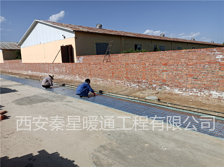 養豬場電采暖安裝